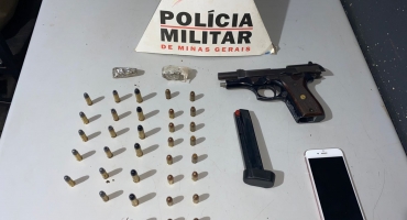 Adolescente é apreendido com arma de fogo em Patos de Minas Adolescente é apreendido com arma de fogo em Patos de Minas