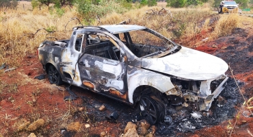 Motorista embriagado perde controle direcional na BR-354 e veículo com placas de Lagoa Formosa sai pista e incendeia Motorista embriagado perde controle direcional na BR-354 e veículo com placas de Lagoa Formosa sai pista e incendeia