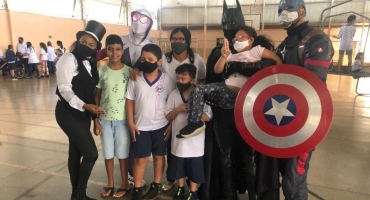 APAE de Patos de Minas recebe 'super-heróis' que fazem a alegria das crianças APAE de Patos de Minas recebe 'super-heróis' que fazem a alegria das crianças