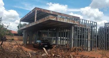 Governador anuncia recurso para concluir UBS em Quintinos, escolas estaduais de Carmo do Paranaíba também receberão investimentos
