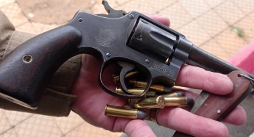 Homem de 56 anos é detido no centro de Carmo do Paranaíba por porte ilegal de arma de fogo Homem de 56 anos é detido no centro de Carmo do Paranaíba por porte ilegal de arma de fogo