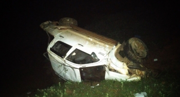 Uma pessoa morre e outras duas ficam feriadas em acidente na BR-146 Uma pessoa morre e outras duas ficam feriadas em acidente na BR-146
