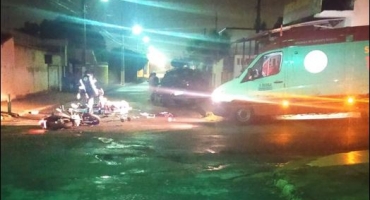 Acidente envolvendo automóvel e motociclista deixa jovem gravemente ferido em Patos de Minas Acidente envolvendo automóvel e motociclista deixa jovem gravemente ferido em Patos de Minas