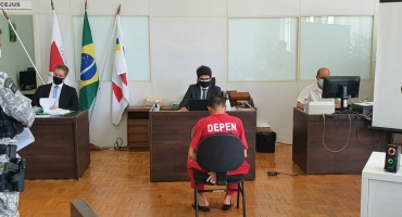 Homem é condenado a 11 anos e quatro meses por tentar matar a namorada a facadas em Carmo do Paranaíba Homem é condenado a 11 anos e quatro meses por tentar matar a namorada a facadas em Carmo do Paranaíba