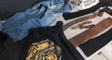 Autor de homicídio é preso após furtar e defecar dentro de casa no Bairro Planalto em Patos de Minas Autor de homicídio é preso após furtar e defecar dentro de casa no Bairro Planalto em Patos de Minas