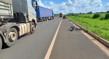 Ciclista de 22 anos morre ao ser atropelado na BR-146 no município de Cruzeiro da Fortaleza Ciclista de 22 anos morre ao ser atropelado na BR-146 no município de Cruzeiro da Fortaleza