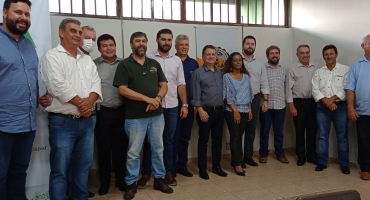 Secretário de Estado de Governo se reúne com prefeitos e ouve demandas do Alto Paranaíba Secretário de Estado de Governo se reúne com prefeitos e ouve demandas do Alto Paranaíba