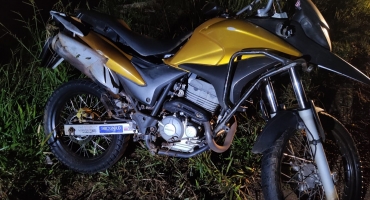 Motoqueiro inabilitado sofre acidente na MGC-354 no município de Presidente Olegário. Motoqueiro inabilitado sofre acidente na MGC-354 no município de Presidente Olegário.