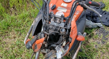 Motoqueiro sofre queda na BR-354 no município de Lagoa Formosa e fica ferido Motoqueiro sofre queda na BR-354 no município de Lagoa Formosa e fica ferido