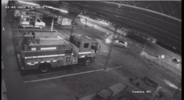 Garotinha de 1 ano cai de velotrol e é levada inconsciente até Batalhão do Corpo de Bombeiros para receber atendimento de socorro Garotinha de 1 ano cai de velotrol e é levada inconsciente até Batalhão do Corpo de Bombeiros para receber atendimento de socorro