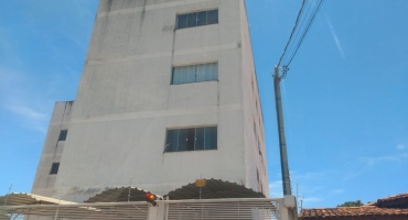  Menino de 5 anos cai de janela de prédio na cidade de Patos de Minas