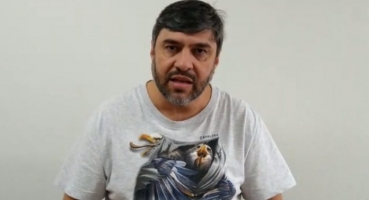 Prefeito de Carmo do Paranaíba se irrita com cobranças da população e causa revolta; assista vídeo Prefeito de Carmo do Paranaíba se irrita com cobranças da população e causa revolta; assista vídeo