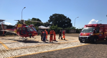 Corpo de Bombeiros usa aeronave para resgatar família atingida pelas chuvas no município de Presidente Olegário Corpo de Bombeiros usa aeronave para resgatar família atingida pelas chuvas no município de Presidente Olegário