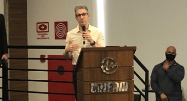 Governador Romeu Zema participa de tomada de posse da nova diretora da AMAPAR e fala sobre diversos assuntos; veja coletiva Governador Romeu Zema participa de tomada de posse da nova diretora da AMAPAR e fala sobre diversos assuntos; veja coletiva