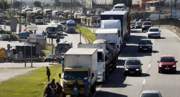 Caixa lança linha de antecipação de frete para caminhoneiros Caixa lança linha de antecipação de frete para caminhoneiros