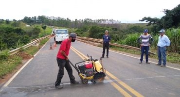Para passagem de pedestres passarela será construída na Ponte dos Vieiras na BR-365 Para passagem de pedestres passarela será construída na Ponte dos Vieiras na BR-365
