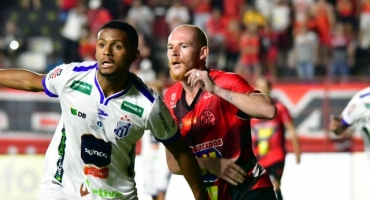 URT consegue empate no final do jogo contra o Pouso Alegre e continua luta contra o rebaixamento URT consegue empate no final do jogo contra o Pouso Alegre e continua luta contra o rebaixamento