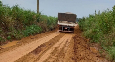 Trânsito volta a ser liberado no desvio de Lagoa Formosa/Santana de Patos até a BR-365 Trânsito volta a ser liberado no desvio de Lagoa Formosa/Santana de Patos até a BR-365