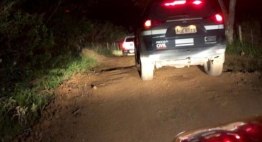 Corpo em decomposição é localizado dentro da valeta no município de São Gotardo Corpo em decomposição é localizado dentro da valeta no município de São Gotardo