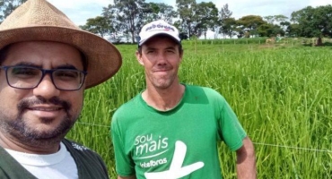 Pecuarista de Lagoa Formosa comemora aumento da produção leiteira depois de participação em Programa de Assistência Técnica e Gerencial Pecuarista de Lagoa Formosa comemora aumento da produção leiteira depois de participação em Programa de Assistência Técnica e Gerencial