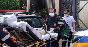 Homem em surto é resgatado após duas horas de negociações em Patos de Minas Homem em surto é resgatado após duas horas de negociações em Patos de Minas