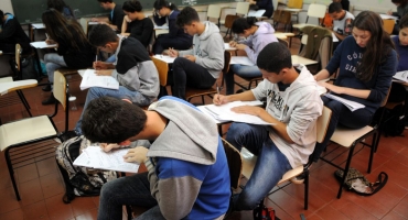 Estudantes poderão escolher área avaliada no novo Enem Estudantes poderão escolher área avaliada no novo Enem