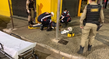 Morador de rua é preso por tentativa de homicídio após agredir brutalmente idoso em Patos de Minas Morador de rua é preso por tentativa de homicídio após agredir brutalmente idoso em Patos de Minas