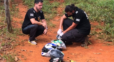 Corpo encontrado dentro de cova com tiro na cabeça e mãos e pés amarrados é identificado Corpo encontrado dentro de cova com tiro na cabeça e mãos e pés amarrados é identificado