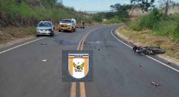 Adolescentes se envolvem em acidente após fugirem de “blitz” na MG-060, no município de São Gonçalo do Abaeté Adolescentes se envolvem em acidente após fugirem de “blitz” na MG-060, no município de São Gonçalo do Abaeté