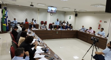 Vereadores de Patos de Minas aprova em 1º turno reajuste de 25,23% nos próprios salários Vereadores de Patos de Minas aprova em 1º turno reajuste de 25,23% nos próprios salários