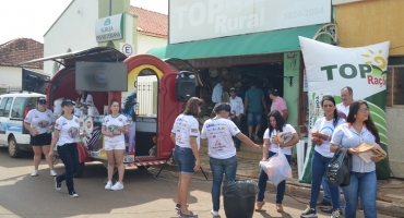 Pedágio da Festa do Feijão em Lagoa Formosa distribui passaportes e dezenas de brindes 