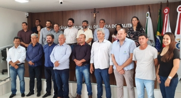 Serra do Salitre sedia primeira reunião itinerante do projeto: AMAPAR nos municípios Serra do Salitre sedia primeira reunião itinerante do projeto: AMAPAR nos municípios