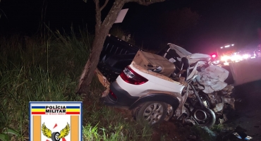 Motorista morre em acidente envolvendo veículos de Lagoa Formosa e Patos de Minas na BR-354 Motorista morre em acidente envolvendo veículos de Lagoa Formosa e Patos de Minas na BR-354