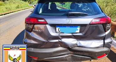 Com intervalo de apenas um minuto acontecem dois acidentes envolvendo 5 carros no BR-354 em Lagoa Formosa Com intervalo de apenas um minuto acontecem dois acidentes envolvendo 5 carros no BR-354 em Lagoa Formosa
