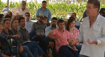 Festa do Feijão: com palestras e show com Emílio e Eduardo Fazenda Campo Alegre realiza Dia de Campo 