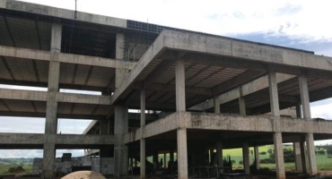 Obras do Campus da UFU Patos de Minas serão reiniciadas com previsão de término em 18 meses Obras do Campus da UFU Patos de Minas serão reiniciadas com previsão de término em 18 meses