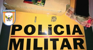 Polícia Militar Rodoviária apreende 1 quilo de maconha em veículo com placas de Lagoa Formosa Polícia Militar Rodoviária apreende 1 quilo de maconha em veículo com placas de Lagoa Formosa