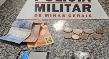 Polícia Militar de Lagoa Formosa encaminha suspeito de tráfico para a delegacia Polícia Militar de Lagoa Formosa encaminha suspeito de tráfico para a delegacia