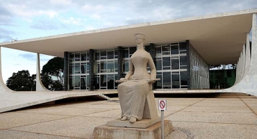 Por unanimidade, STF decide que reajuste dos servidores de Minas será de 10,06% Por unanimidade, STF decide que reajuste dos servidores de Minas será de 10,06%