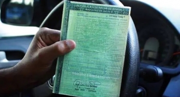 CRLV: documento 2021 será exigido a partir desta quarta-feira em Minas CRLV: documento 2021 será exigido a partir desta quarta-feira em Minas
