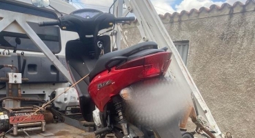 Patos de Minas: mulher é atingida por disparo de arma de fogo e suspeito é detido após deixar a vítima em via pública Patos de Minas: mulher é atingida por disparo de arma de fogo e suspeito é detido após deixar a vítima em via pública