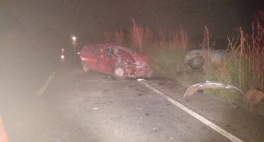 Três pessoas morreram em uma colisão frontal envolvendo dois veículos na MG-187 no município de Ibiá Três pessoas morreram em uma colisão frontal envolvendo dois veículos na MG-187 no município de Ibiá