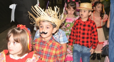 Escola Municipal Olegário Tupinambá Mundim realiza Festa Junina 