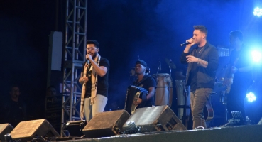 Rodeio e show de Bruno e Denner agitam a primeira noite da Festa da Produção em Presidente Olegário