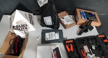 Após furtar mercadorias de clientes, funcionário terceirizado de empresa de e-commerce é preso em Patos de Minas Após furtar mercadorias de clientes, funcionário terceirizado de empresa de e-commerce é preso em Patos de Minas