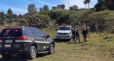 Indivíduos são presos em flagrante pela Polícia Militar de São Gotardo após matar jovem e jogar corpo em córrego Indivíduos são presos em flagrante pela Polícia Militar de São Gotardo após matar jovem e jogar corpo em córrego