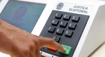 Período para solicitar voto em trânsito termina na quinta-feira (18/08) Período para solicitar voto em trânsito termina na quinta-feira (18/08)