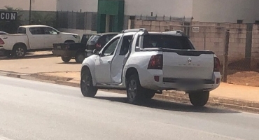 Motorista provoca acidente ao sair de Motel e fazer conversão proibida na Avenida JK em Patos de Minas Motorista provoca acidente ao sair de Motel e fazer conversão proibida na Avenida JK em Patos de Minas