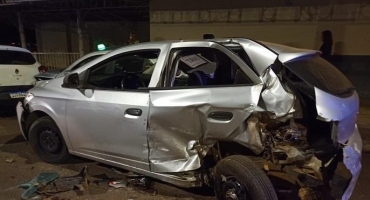 Motorista com sintomas de embriaguez provoca acidente envolvendo seis veículos em Patos de Minas Motorista com sintomas de embriaguez provoca acidente envolvendo seis veículos em Patos de Minas