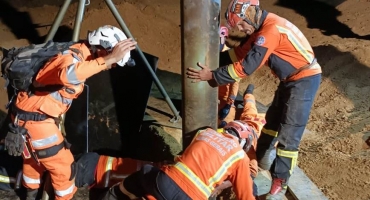 Carmo do Paranaíba : Polícia Civil diz que não havia sinalização na obra onde menino caiu em buraco e morreu Carmo do Paranaíba : Polícia Civil diz que não havia sinalização na obra onde menino caiu em buraco e morreu